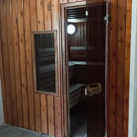 Cosy Avec Terrasse, Parking, Piscine Et Sauna A Jausiers, Pour 4 Pers, Proche Barcelonnette - Fr-1-165b-48 Jausiers