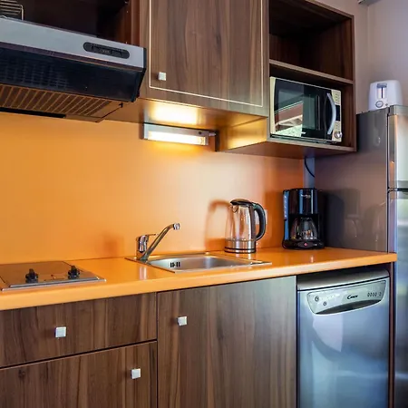 Apartment Cosy Avec Terrasse, Parking, Piscine Et Sauna A Jausiers, Pour 4 Pers, Proche Barcelonnette - Fr-1-165b-48 *