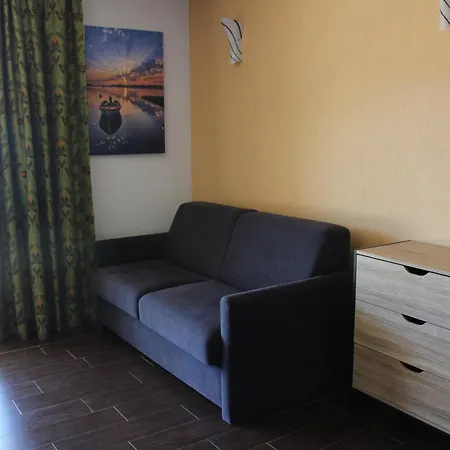A Avec Terrasse Et Acces Piscine, Animaux Acceptes - Fr-1-165b-48